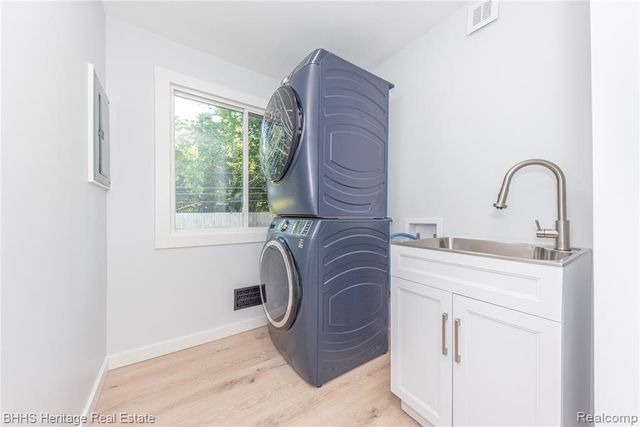 12 Trowbridge Court, Ann Arbor, MI 48108