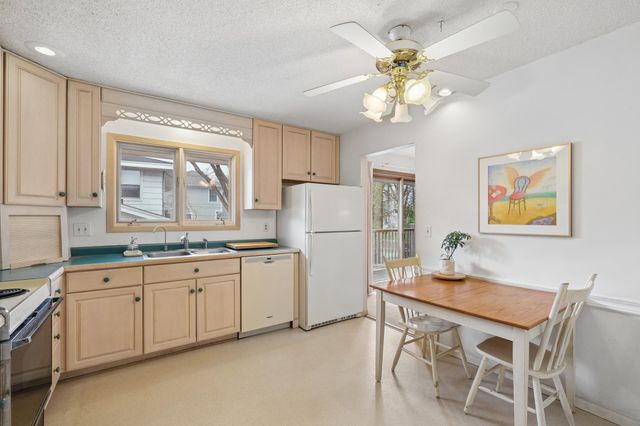 5516 Warden Avenue, Edina, MN 55436