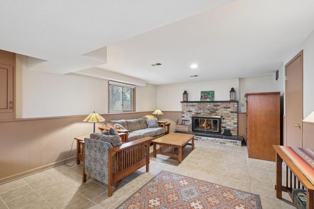 5516 Warden Avenue, Edina, MN 55436