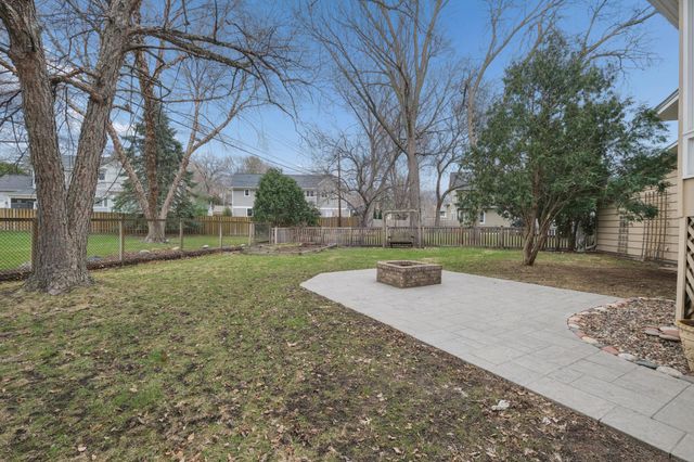 5516 Warden Avenue, Edina, MN 55436