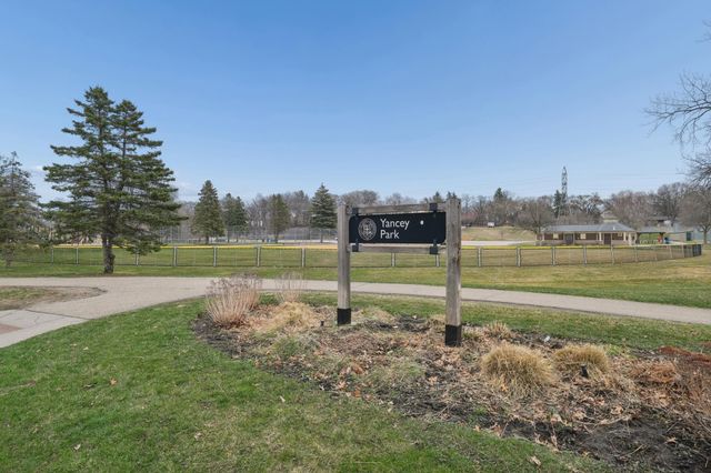 5516 Warden Avenue, Edina, MN 55436