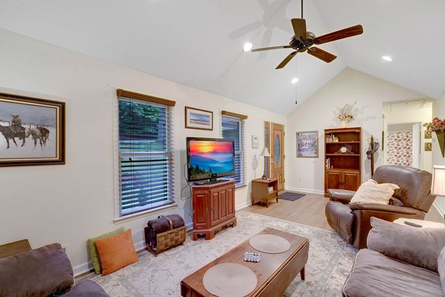 125 Jess Hooper Drive, Hayesville, NC 28904