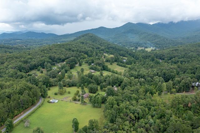 125 Jess Hooper Drive, Hayesville, NC 28904
