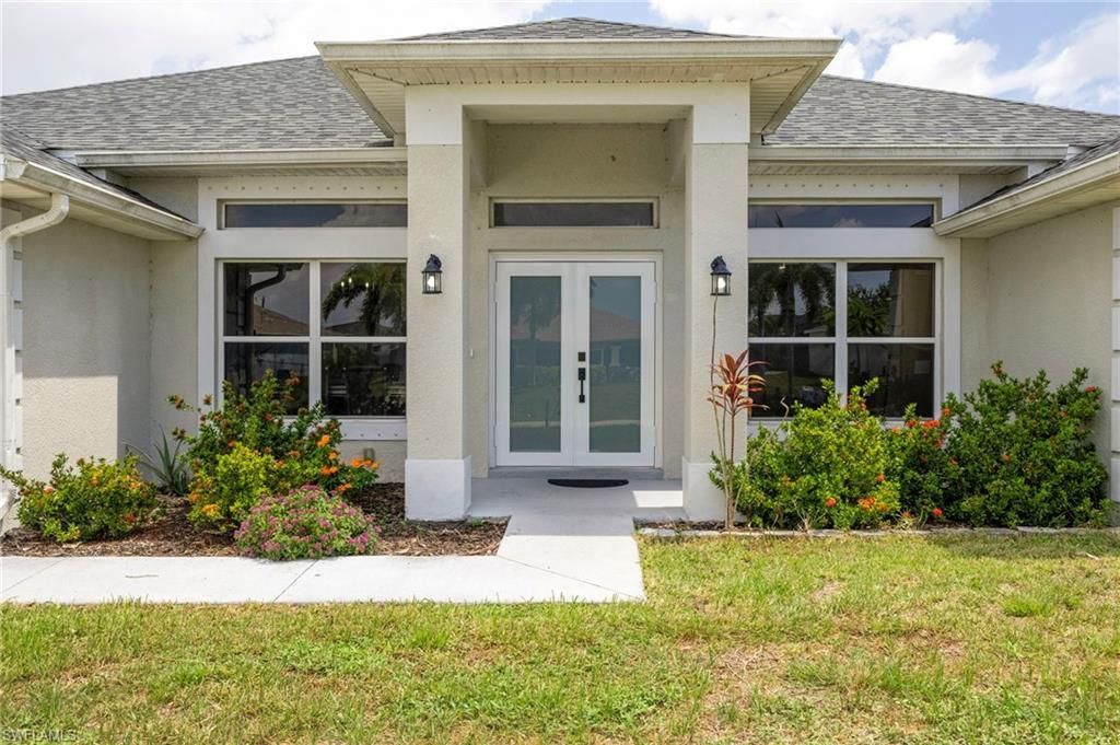 Image 3 of property listing at 1020 14th ST, Cape Coral, FL 33993