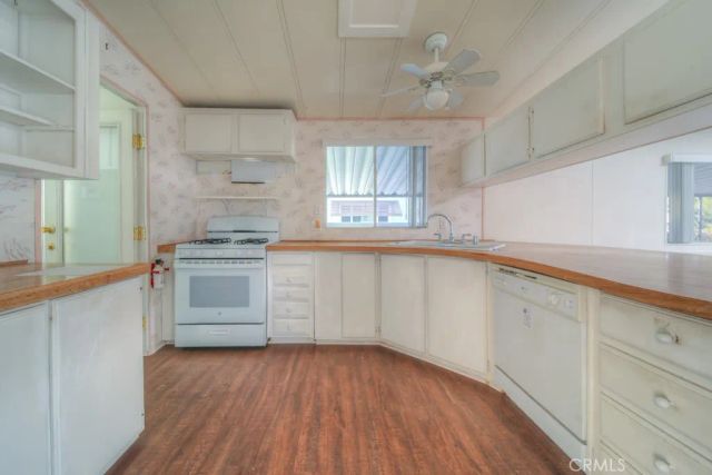 26151 Kentia Palm Drive, Homeland, CA 92548