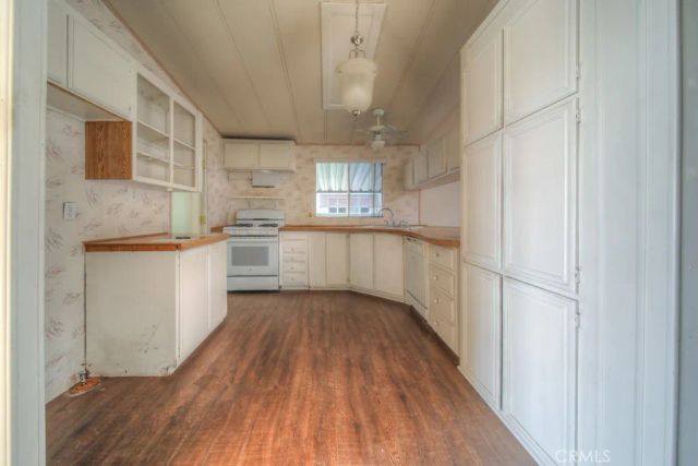 26151 Kentia Palm Drive, Homeland, CA 92548