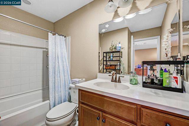 108 Arcangel Way, San Pablo, CA 94806