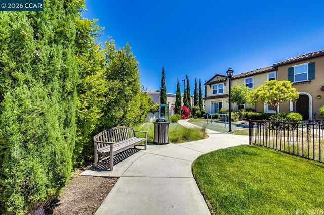108 Arcangel Way, San Pablo, CA 94806