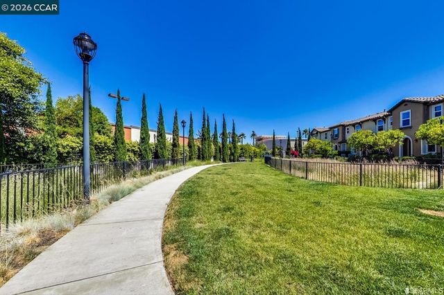 108 Arcangel Way, San Pablo, CA 94806