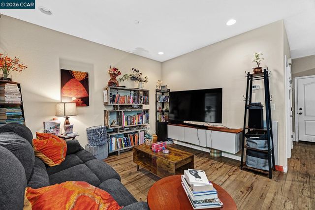 108 Arcangel Way, San Pablo, CA 94806