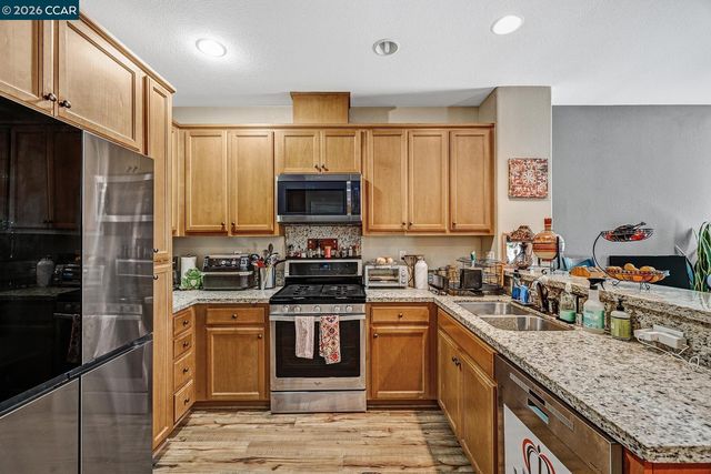 108 Arcangel Way, San Pablo, CA 94806