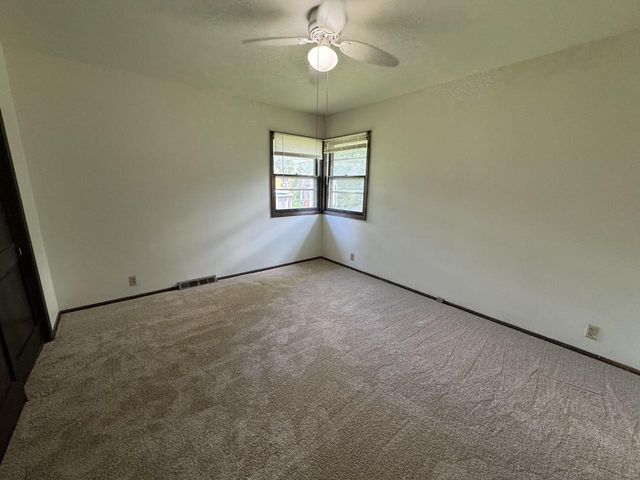 2330 S Brookside PARKWAY, New Berlin, WI 53151