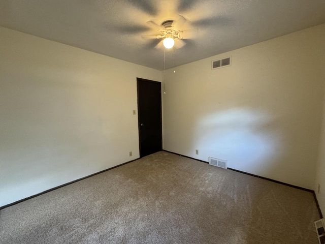2330 S Brookside PARKWAY, New Berlin, WI 53151