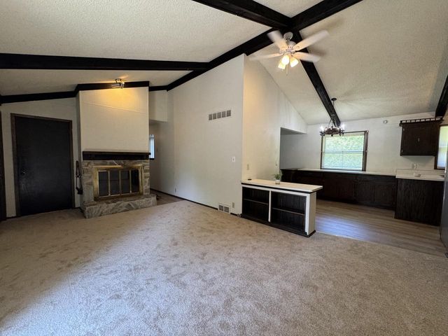 2330 S Brookside PARKWAY, New Berlin, WI 53151