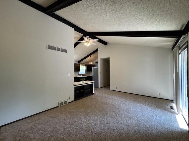 2330 S Brookside PARKWAY, New Berlin, WI 53151