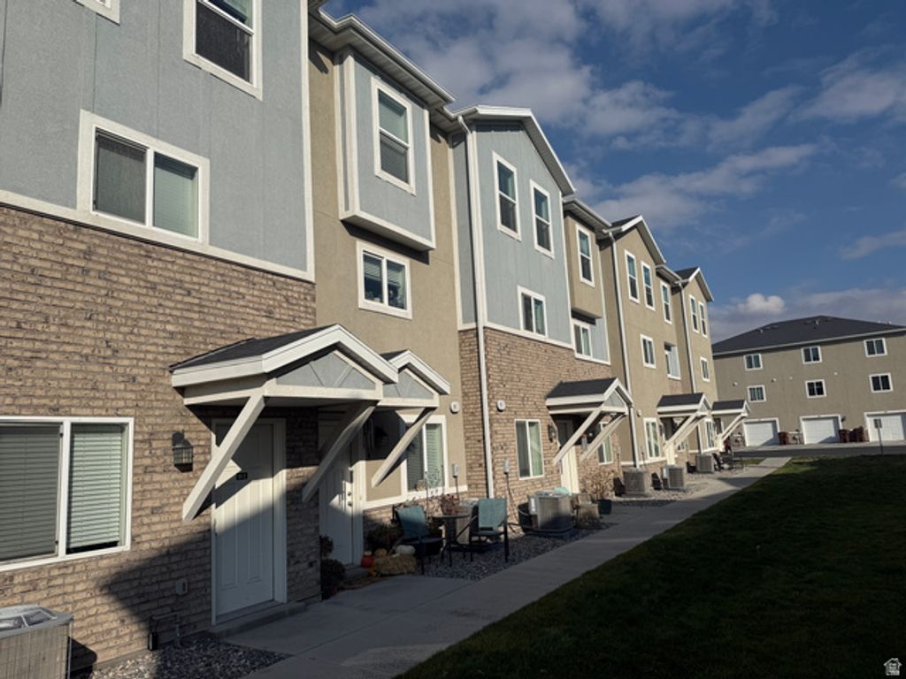 96 E 670 N, Vineyard, UT 84059