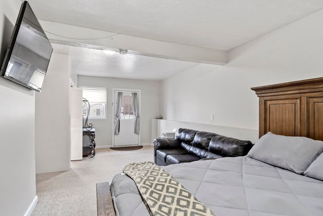 53 Laurel Hill Rd, Southbridge, MA 01550