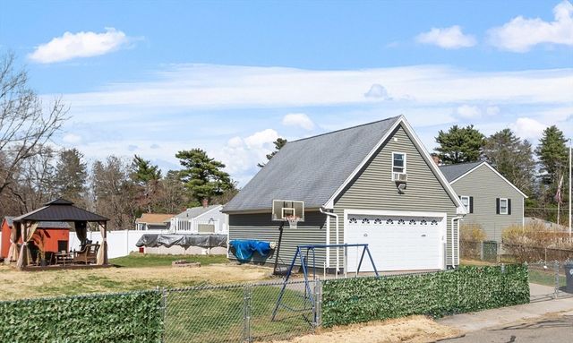 53 Laurel Hill Rd, Southbridge, MA 01550
