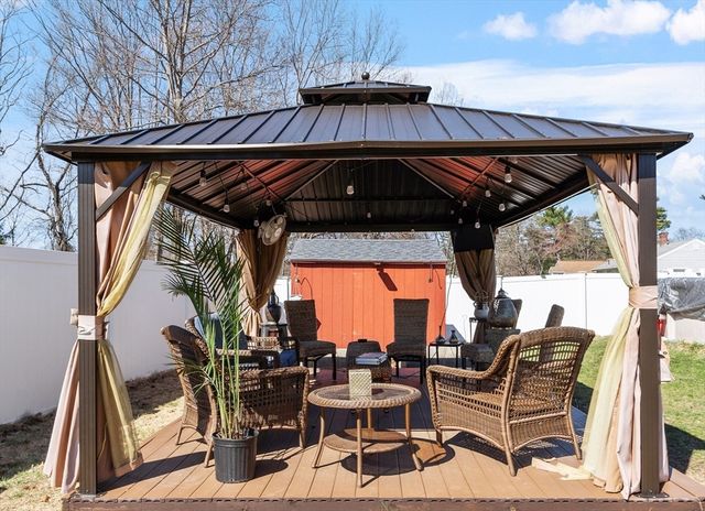 53 Laurel Hill Rd, Southbridge, MA 01550