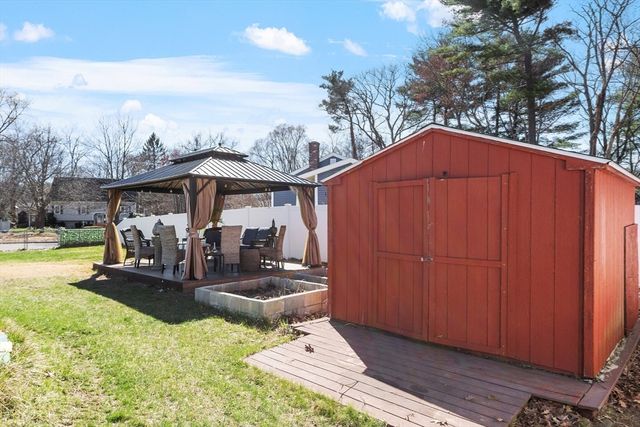 53 Laurel Hill Rd, Southbridge, MA 01550