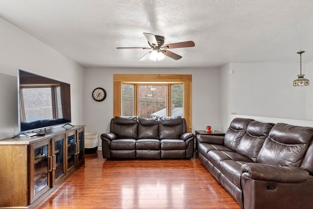 53 Laurel Hill Rd, Southbridge, MA 01550