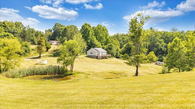 8501 Holly Tree DR, Boones Mill, VA 24065