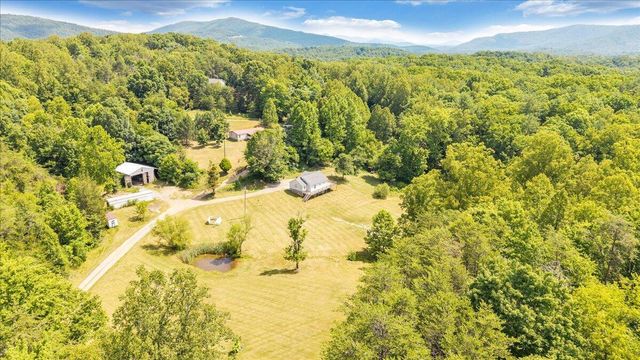8501 Holly Tree DR, Boones Mill, VA 24065