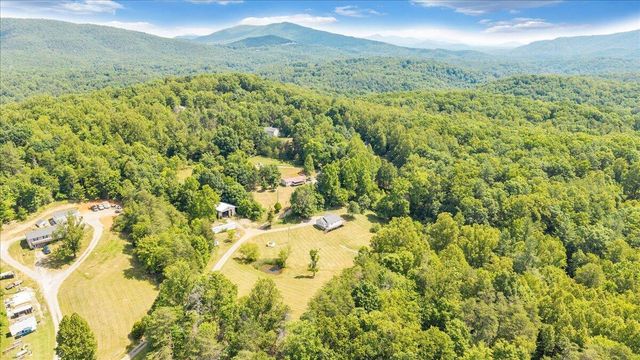 8501 Holly Tree DR, Boones Mill, VA 24065