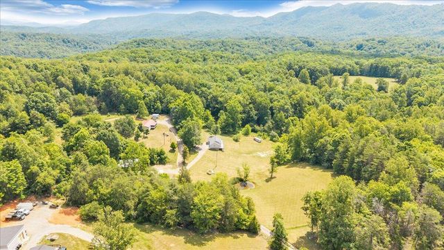 8501 Holly Tree DR, Boones Mill, VA 24065