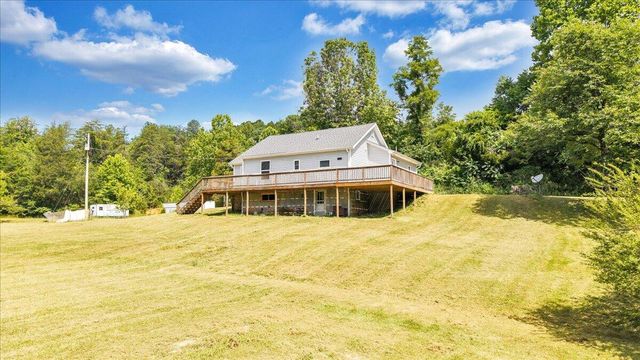 8501 Holly Tree DR, Boones Mill, VA 24065
