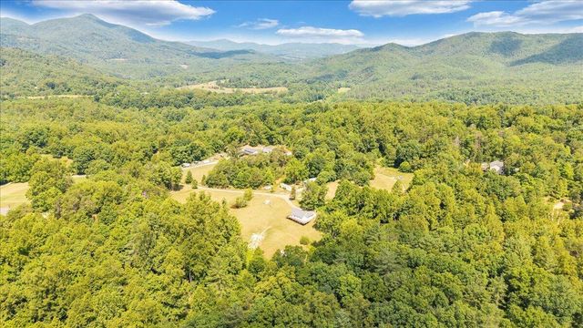8501 Holly Tree DR, Boones Mill, VA 24065