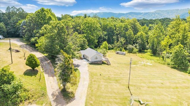 8501 Holly Tree DR, Boones Mill, VA 24065