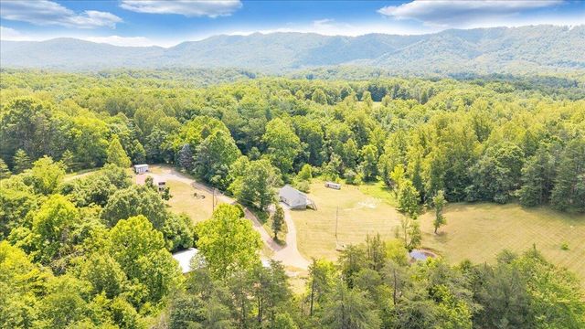 8501 Holly Tree DR, Boones Mill, VA 24065