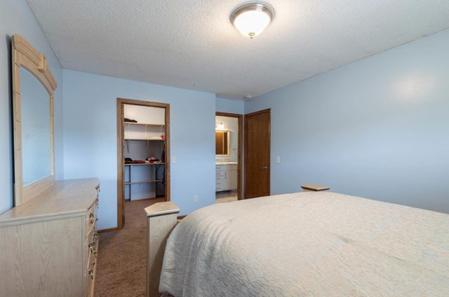 9309 Loch Lomond Lane, Brooklyn Park, MN 55443