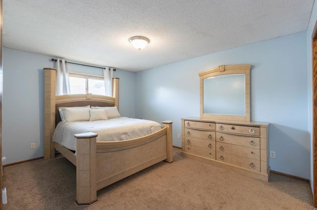 9309 Loch Lomond Lane, Brooklyn Park, MN 55443