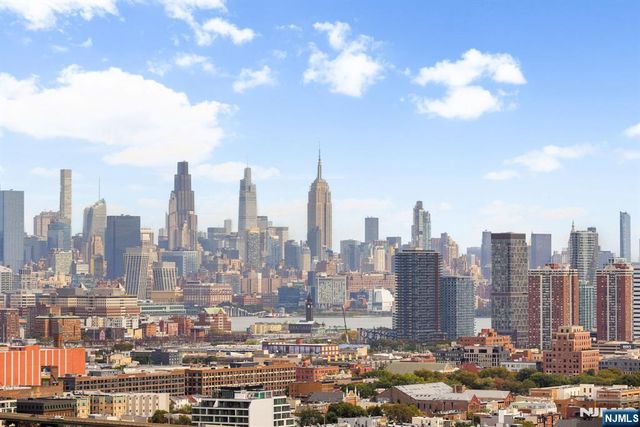 4 Beacon Way 1802, Jersey City, NJ 07304
