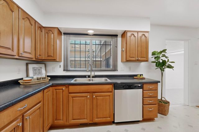 716 Florida Street SE, Albuquerque, NM 87108
