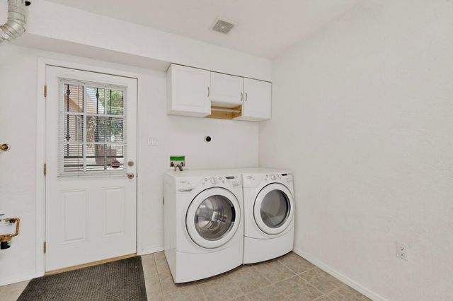 716 Florida Street SE, Albuquerque, NM 87108
