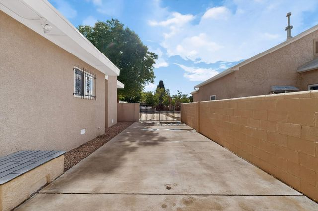 716 Florida Street SE, Albuquerque, NM 87108