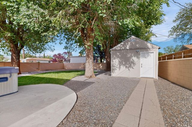 716 Florida Street SE, Albuquerque, NM 87108