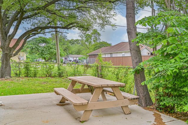 10633 Flaxman Street, Jacinto City, TX 77029