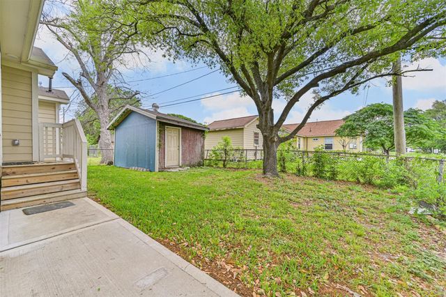 10633 Flaxman Street, Jacinto City, TX 77029