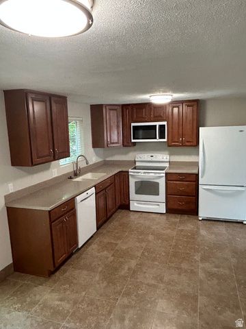 3226 W MEADOW WOOD WAY, Taylorsville, UT 84129