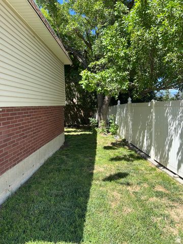 3226 W MEADOW WOOD WAY, Taylorsville, UT 84129