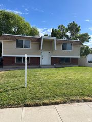 3226 W MEADOW WOOD WAY, Taylorsville, UT 84129