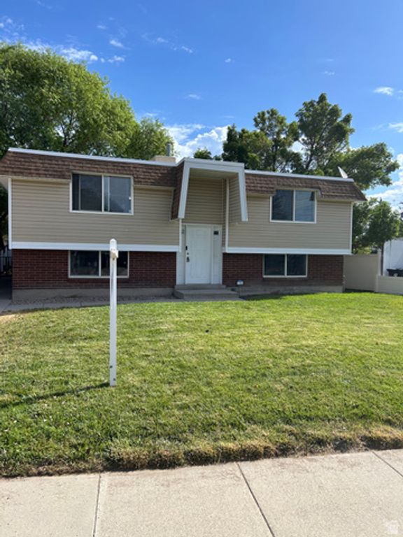 3226 W MEADOW WOOD WAY, Taylorsville, UT 84129