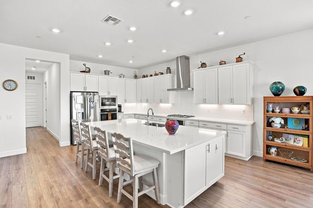 5090 Royal Lily Ave, Roseville, CA 95747