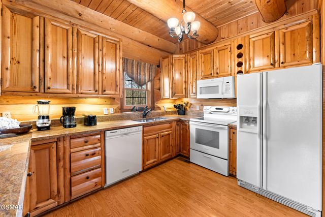 438 Coyote Road, Gatlinburg, TN 37738