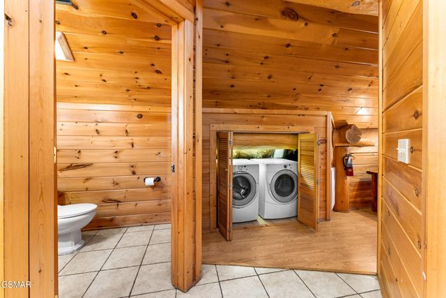438 Coyote Road, Gatlinburg, TN 37738