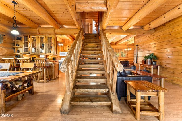 438 Coyote Road, Gatlinburg, TN 37738